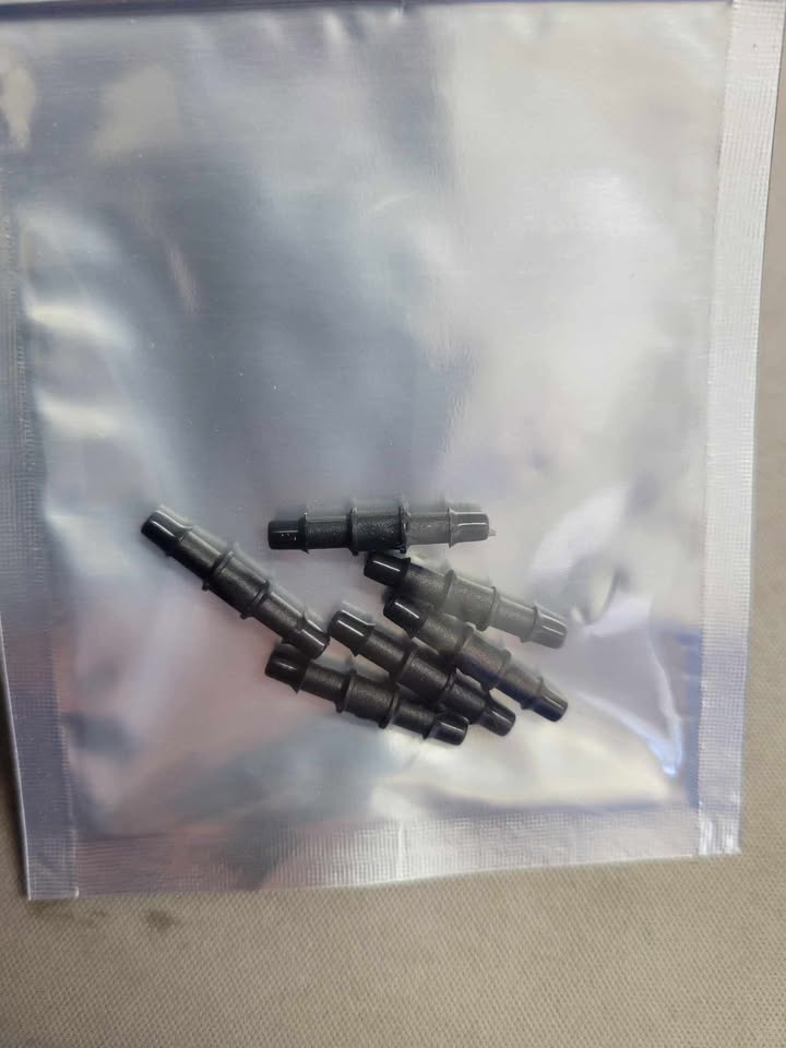 Pack of 6 Couplings for 1/8" Plastic Hose Fits UV Ciss Hose Tubing - Black